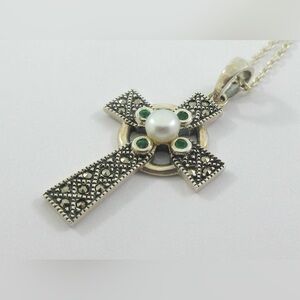 Solvar Irish Sterling Silver Marcasite Pearl Emeralds Cross Pend. Sterling Chain